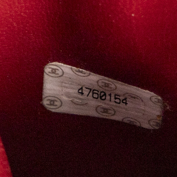 Chanel CC Tall Vanity Case - Picture 9 of 9